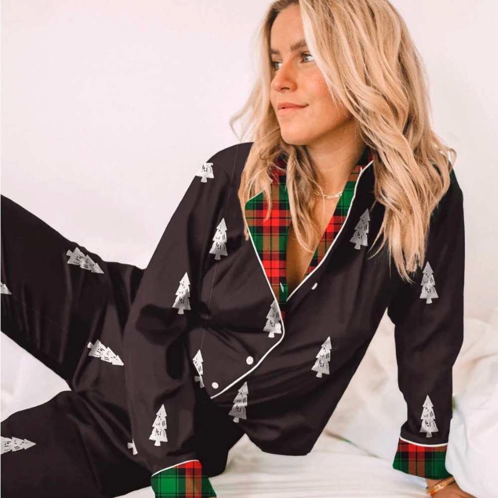 🌲NWT Averie Christmas Pajamas🌲